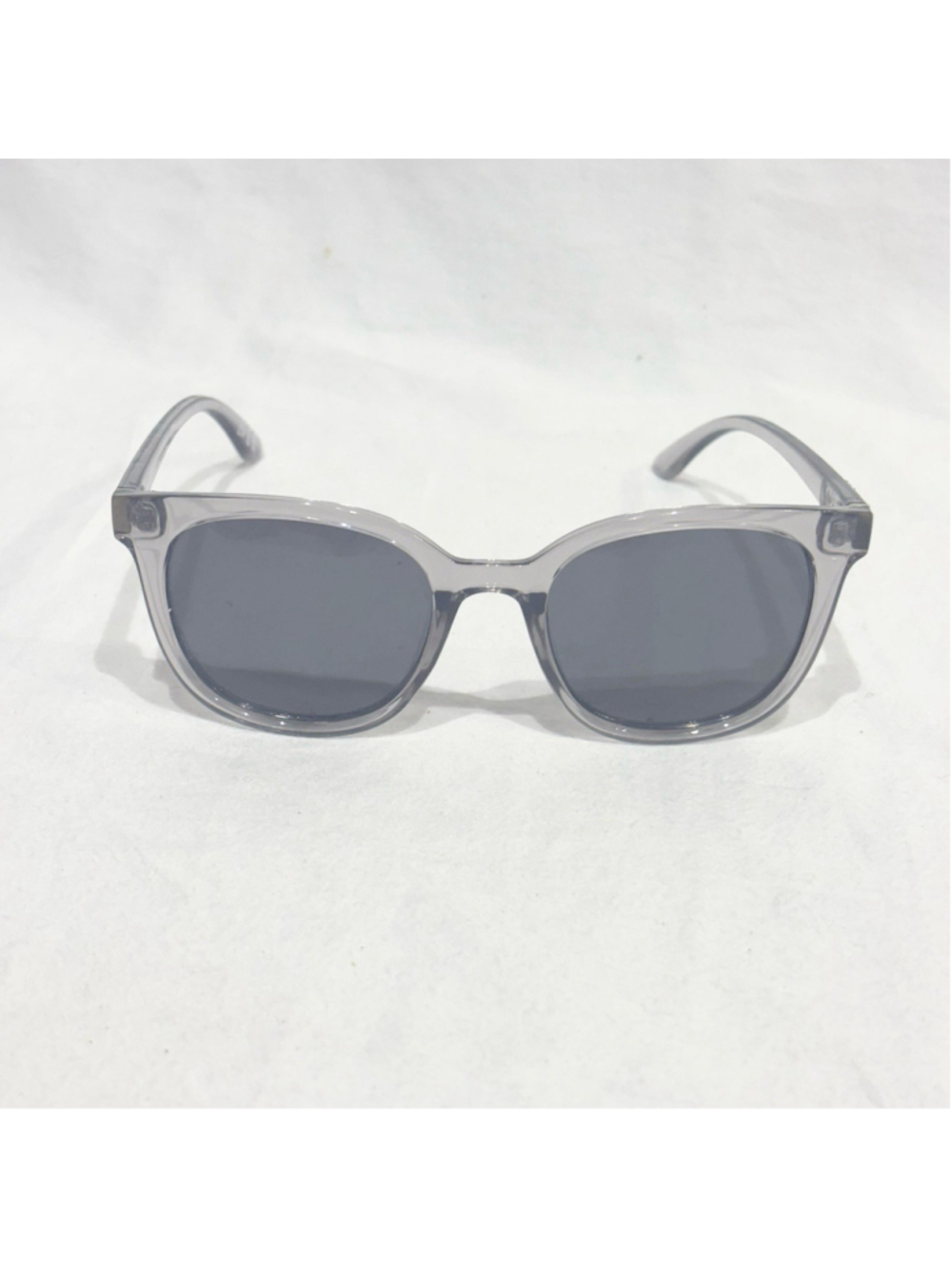 Foster Grant Polarized Sunglasses Clear Gray Frame Dark Lens Cat 3 r50